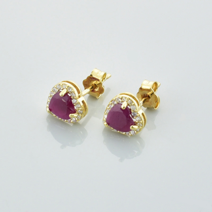 Złote kolczyki z brylantami i rubinami w kształcie serca