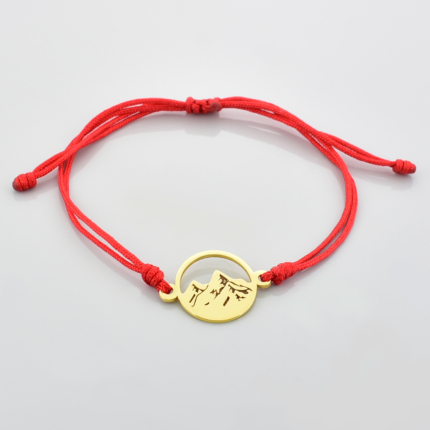 Bransoletka z górami na czerwonym sznurku