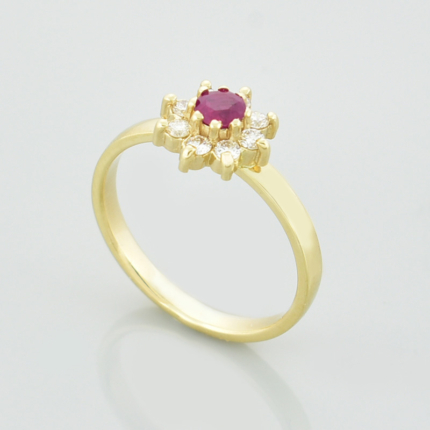 Złoty pierścionek kwiatek z cyrkoniami