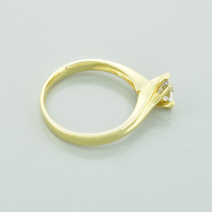 Złoty pierścionek z diamentem 0,40 ct
