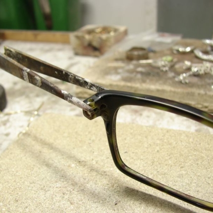 Zdjęcie nr. 9 Klejenie okularów z elementem metalowym