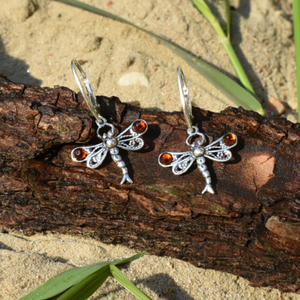 Srebrne kolczyki ważki z bursztynami