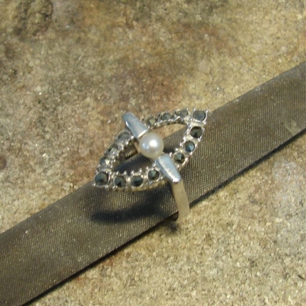 Renowacja srebrnego pierścionka z perłą i markazytami