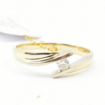 Pierścionek zaręczynowy z brylantem 0,07ct H/Si