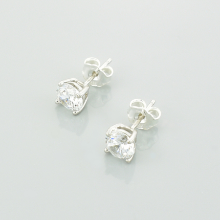 Srebrne kolczyki z białymi cyrkoniami