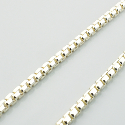 Srebrny łańcuszek – gruba diamentowana kostka