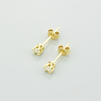 Złote kolczyki z moissanitami