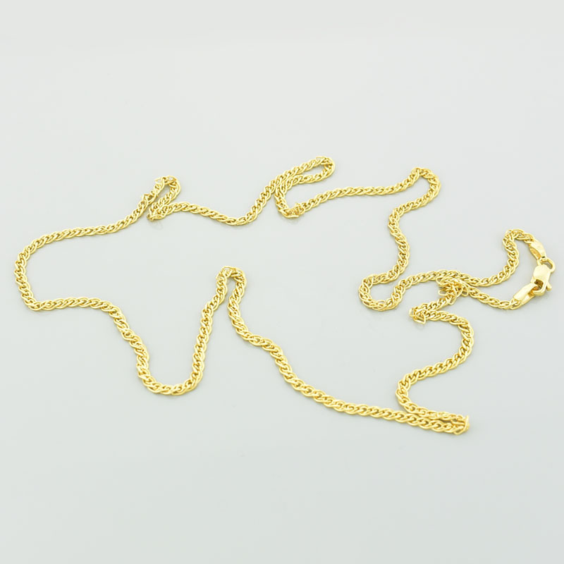 Złoty łańcuszek nonna o długości 55 cm widoczny w całości.